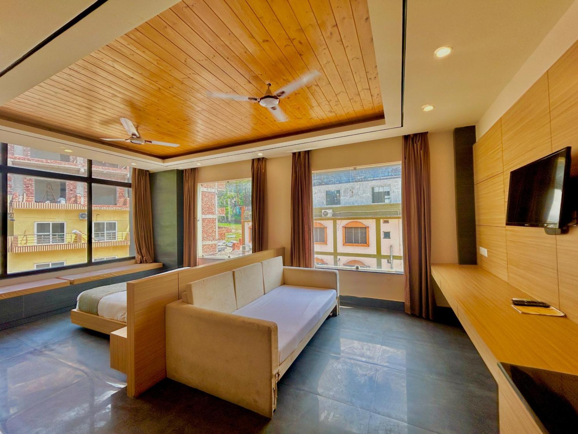 Hotel Aqua Vibes Rishikesh Exterior photo
